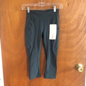 Tags on Lululemon 3/4 XS leggings